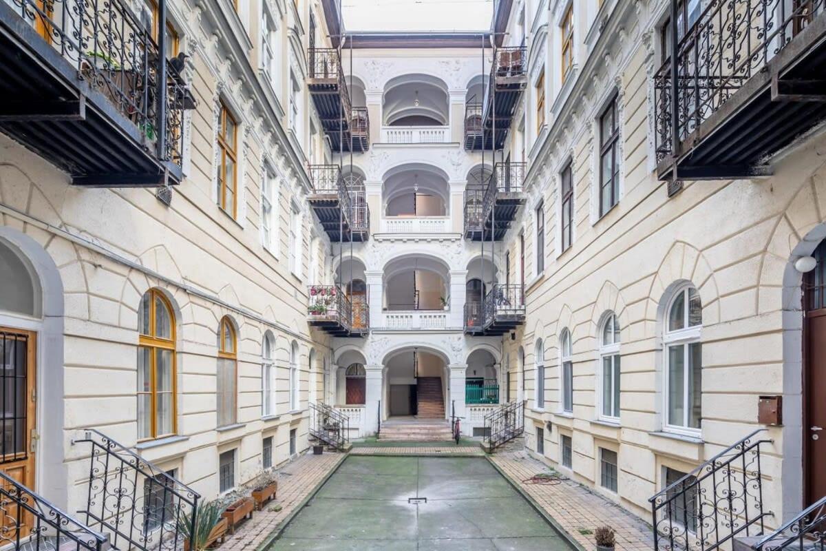 Super Central Cozy Home Budapest Bagian luar foto